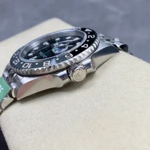 Superclone Rolex GMT-Master II 126710GRNR “Bruce Wayne” Jubilee