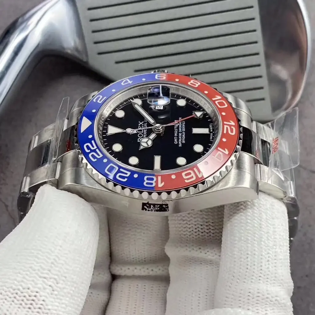 Superclone Rolex GMT-Master II 126710BLRO “Pepsi” Oyster Additional Detail