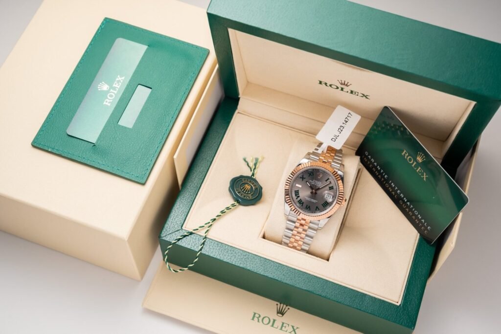 Rolex Datejust Slate Roman Dial 126331-0016 41 mm Case Profile