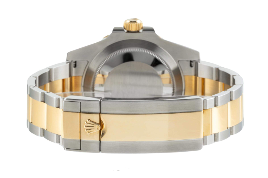 Superclone Rolex Submariner Blue Dial 116613LB “Bluesy” Additional Detail