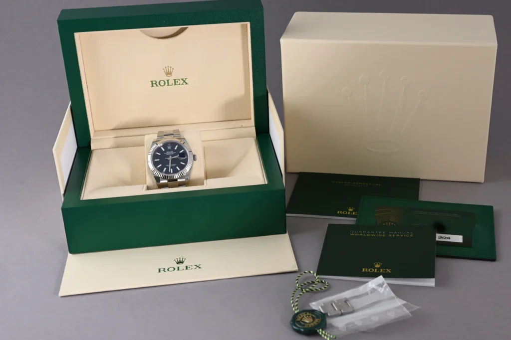 Replica Rolex Datejust Blue Dial 126334 Oyster 41 mm Case Profile