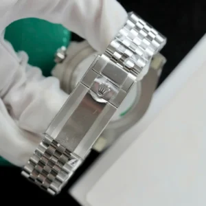 Rolex GMT-Master II 126729VTNR Jubilee “Absinthe”