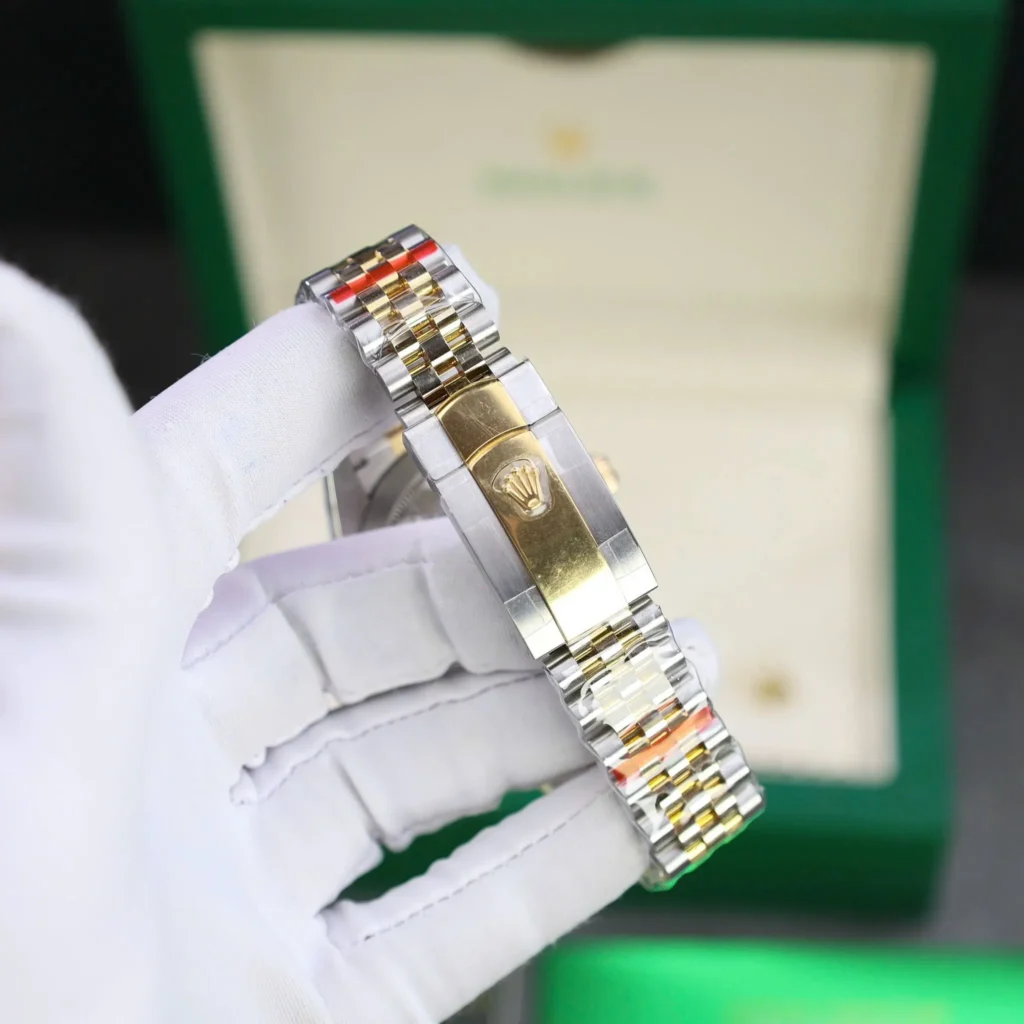 Replica Rolex Datejust Champagne Diamonds Dial 16233 36 mm Bracelet & Clasp
