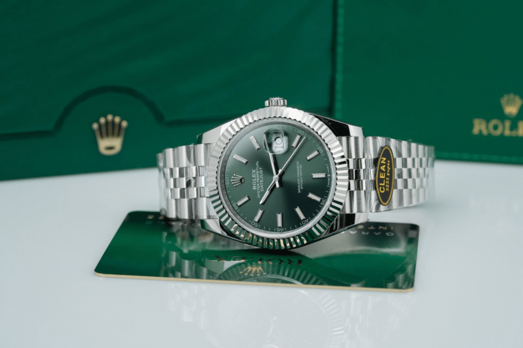 Replica Rolex Datejust Green Dial 126334 Jubilee 41 mm Case Profile