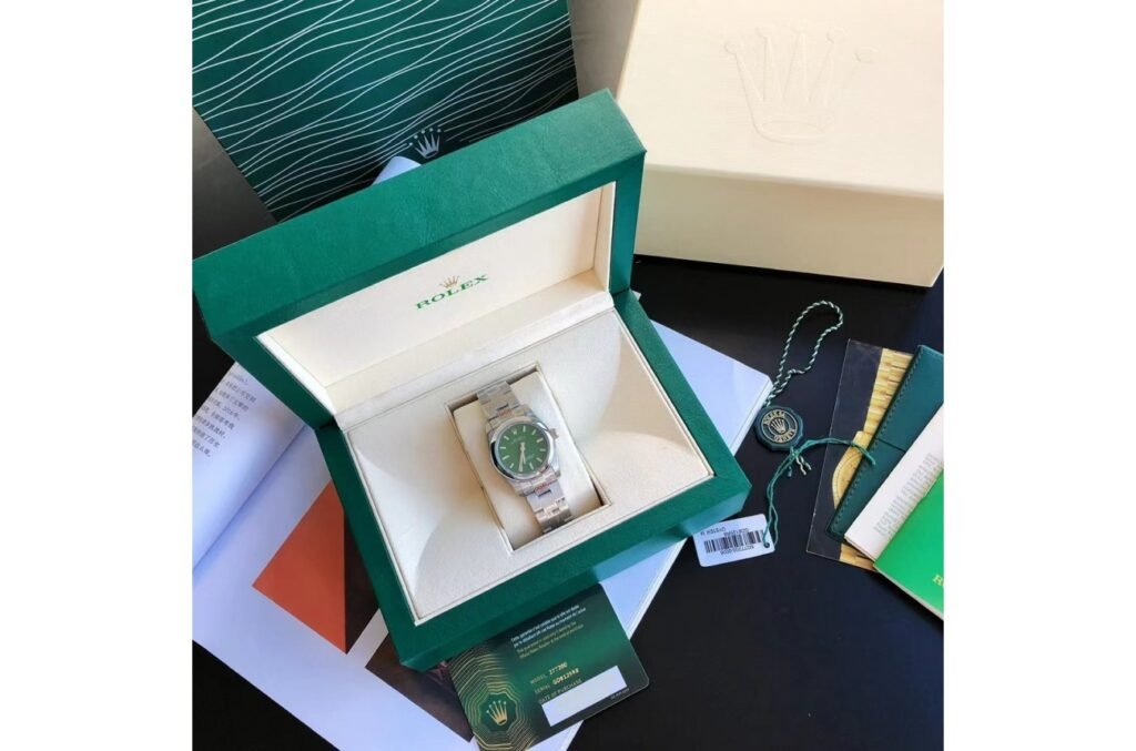 Replica Rolex Oyster Perpetual SS/SS Green/Stk 31/41 mm Case Profile