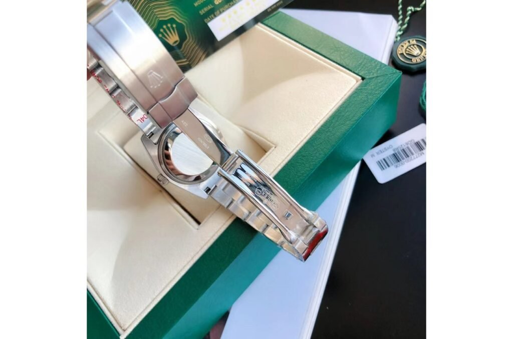 Replica Rolex Oyster Perpetual SS/SS Green/Stk 31/41 mm Bracelet & Clasp