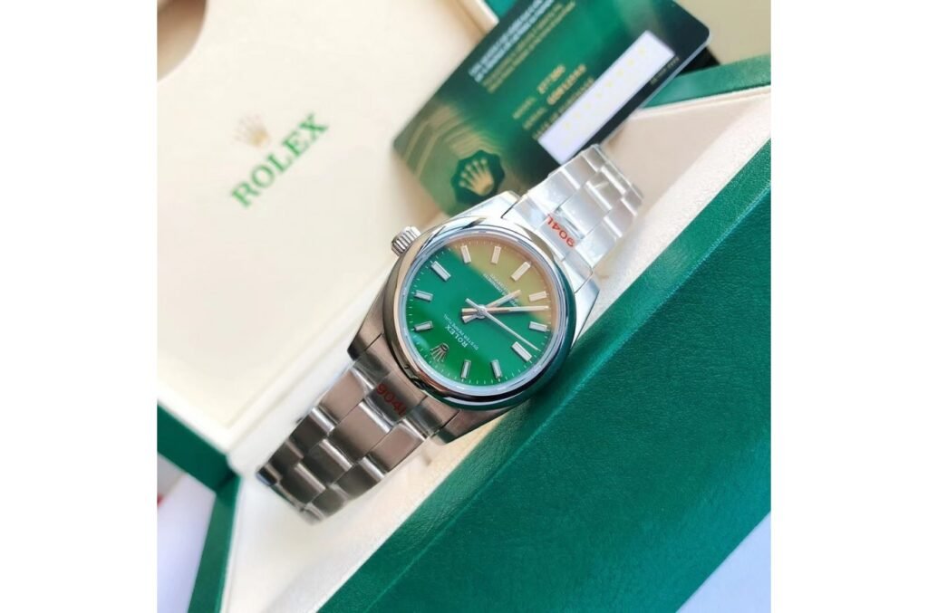Replica Rolex Oyster Perpetual SS/SS Green/Stk 31/41 mm Additional Detail