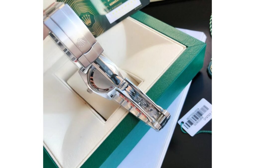 Replica Rolex Oyster Perpetual SS/SS Sliver/Stk 31/41 mm Case Profile