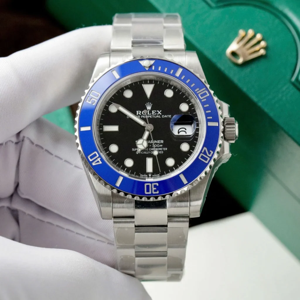 Replica Rolex Submariner Black Dial 126619LB Bezel & Crystal