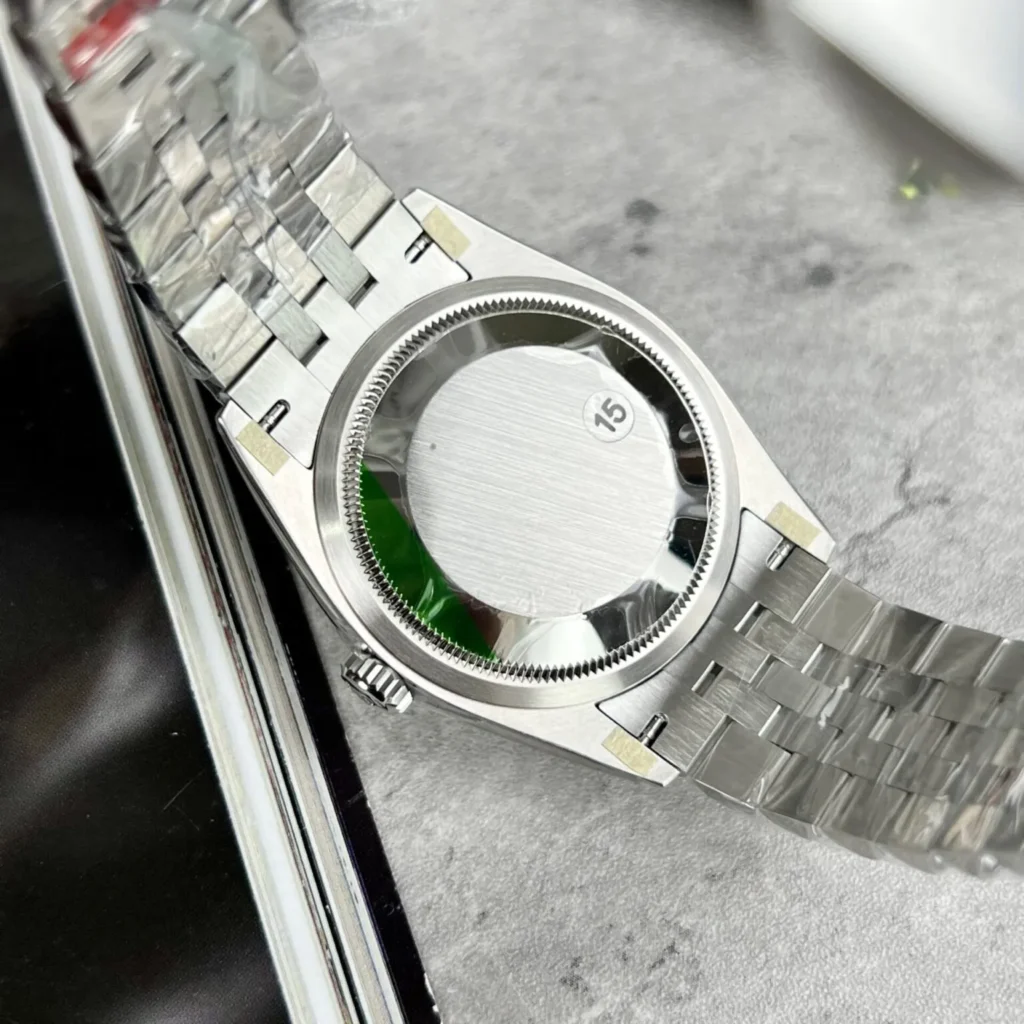 Replica Rolex Datejust White Dial 16220-2 36 mm Additional Detail