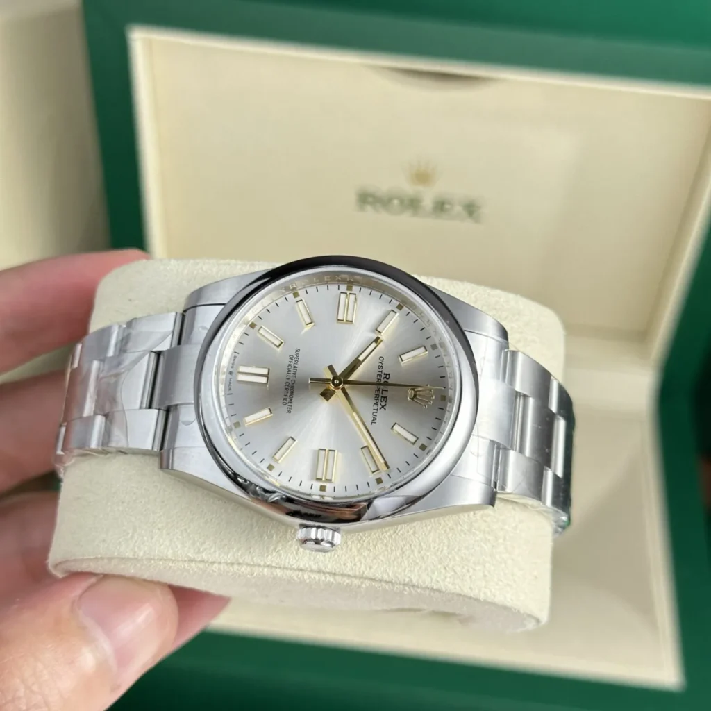 Replica Rolex Oyster Perpetual Silver Dial 124300 41 mm Bezel & Crystal