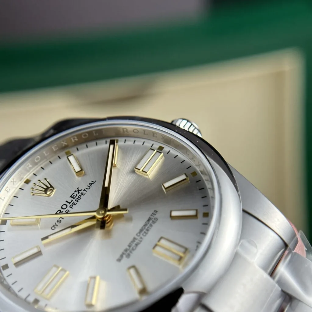 Replica Rolex Oyster Perpetual Silver Dial 124300 41 mm Case Profile