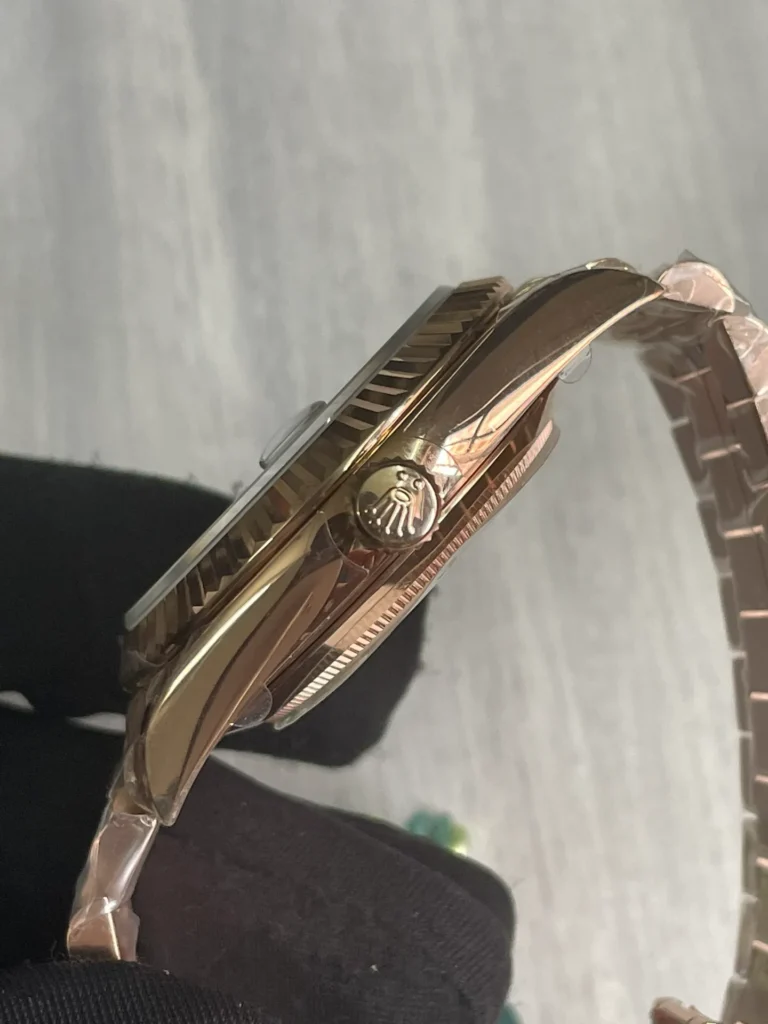 Superclone Rolex Day-Date Olive Dial 128235 36 mm Additional Detail
