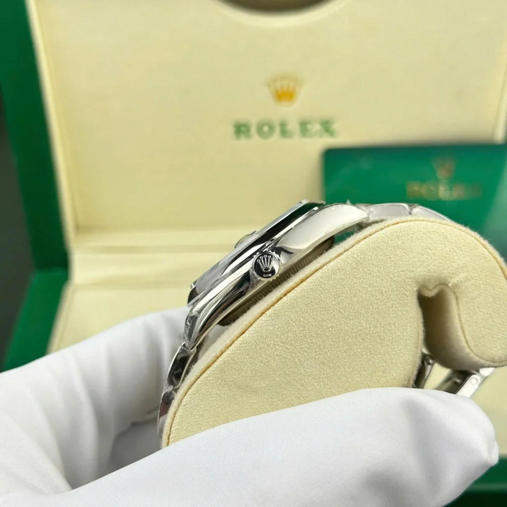 Rolex Datejust Rhodium Dial 126300 “Wimbledon” Oyster 41 mm Case Profile