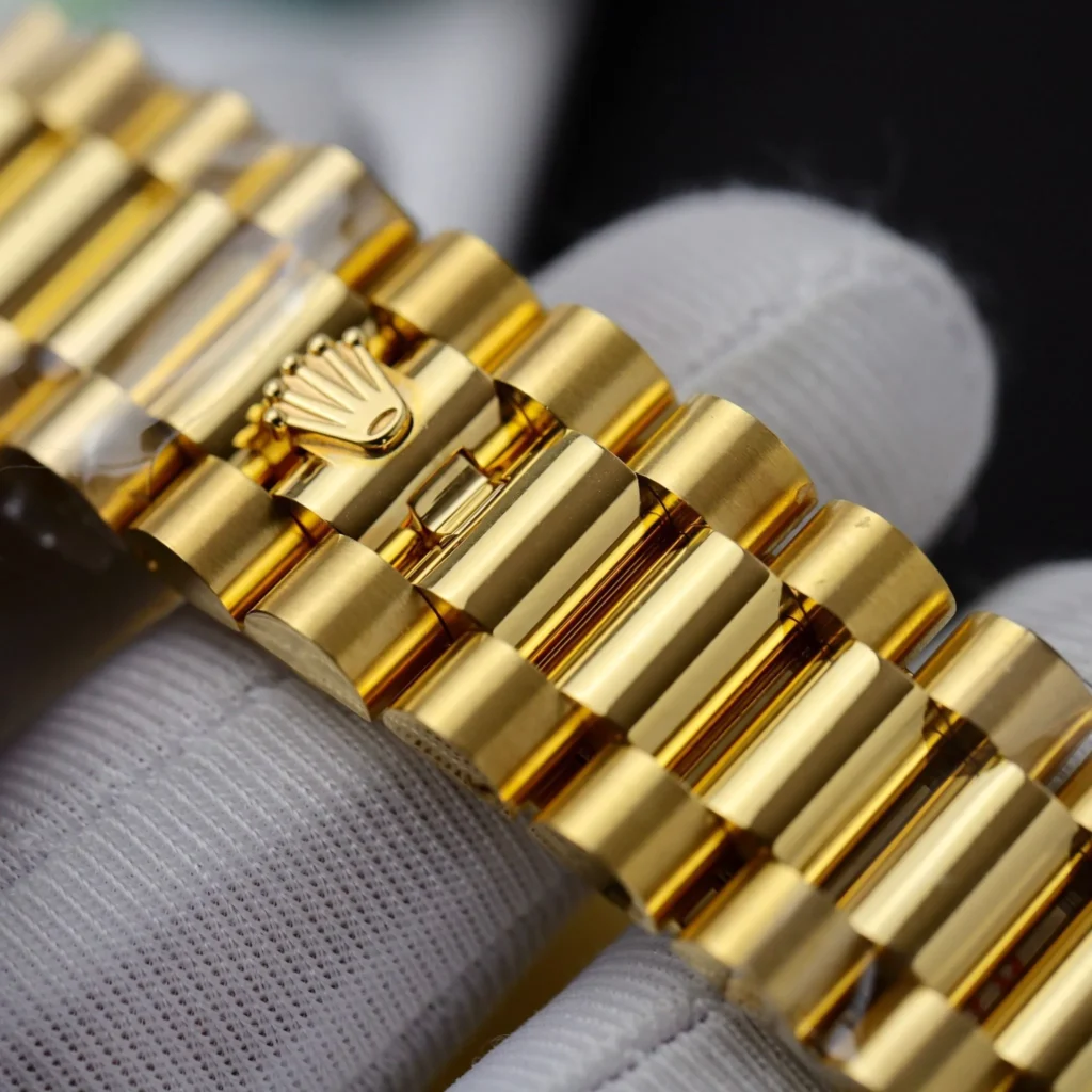 Superclone Rolex Day-Date White Mother-of-Pearl Diamond Dial 128238-0011 36 mm Bracelet & Clasp