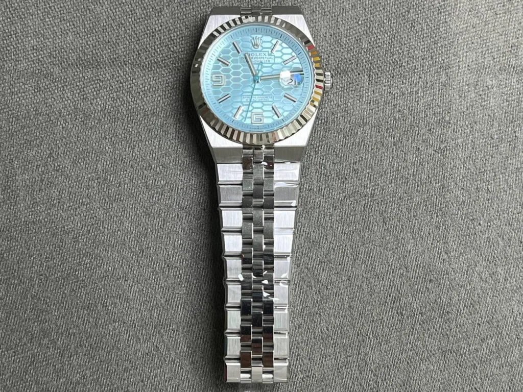 Rolex Land-Dweller 40 mm Ice Blue Dial (2025) Bezel & Crystal