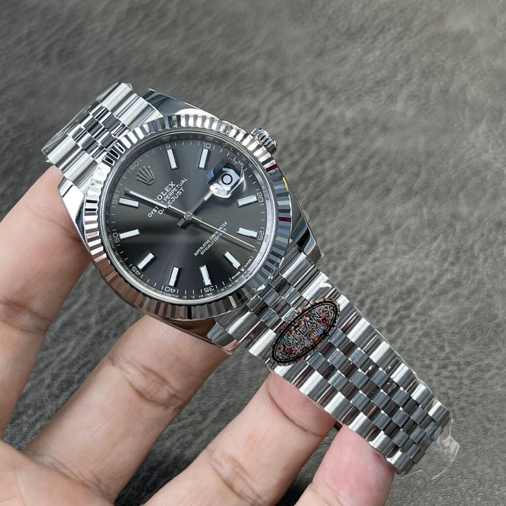 Rolex Datejust Rhodium Dial 126334 Jubilee 41 mm Case Profile