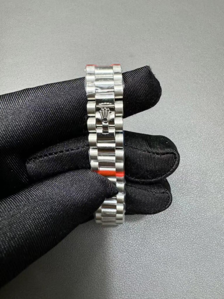 Replica Rolex Datejust Pink set with diamonds Dial 278384RBR 31 mm Case Profile