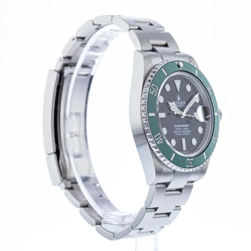 Replica Rolex Submariner Black Dial 126610LV “Starbucks” Additional Detail