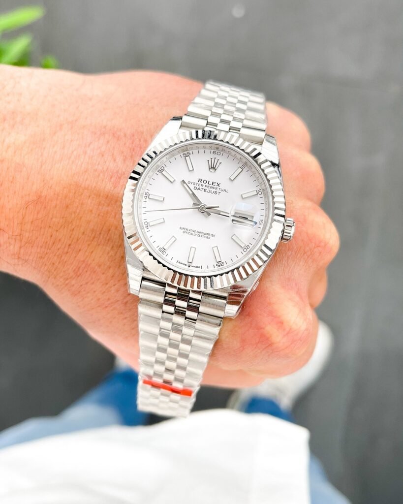 Replica Rolex Datejust White Dial 126334 Jubilee Flutted 41 mm Case Profile